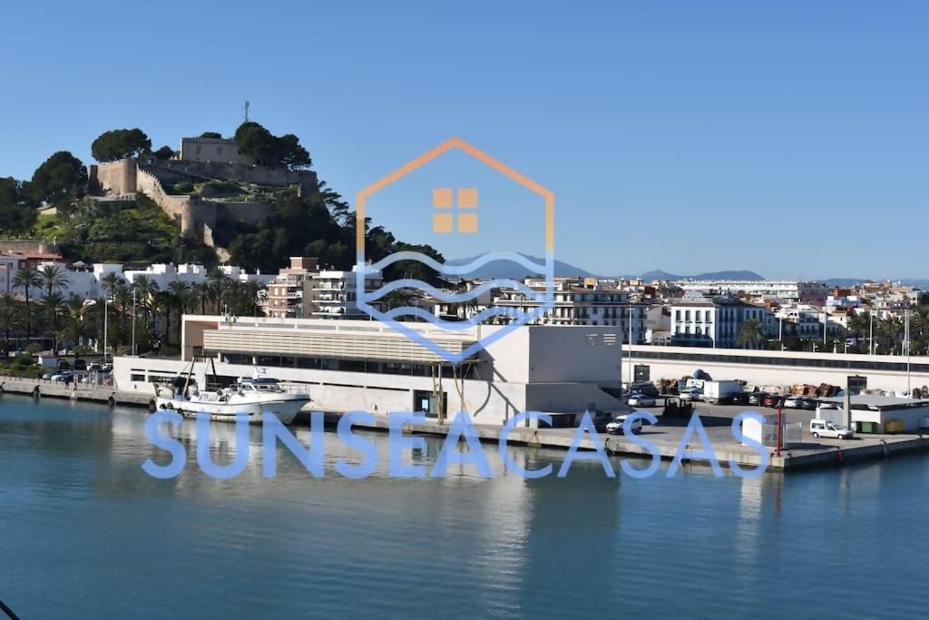 Bajo El Mar Junto Al Puerto Villa Denia Bagian luar foto